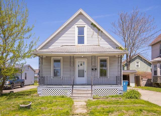 Property at 1006 W 22nd St, Lorain, OH 44052, 3 beds, 1 bath