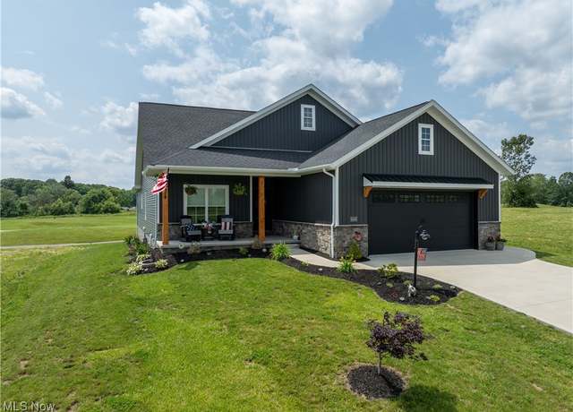 Property at 1553 Championship Cir SE, Massillon, OH 44646, 3 beds, 2 baths