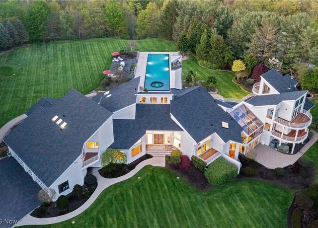 Property at 70 Basswood Ln, Moreland Hills, OH 44022, 5 beds, 8 baths