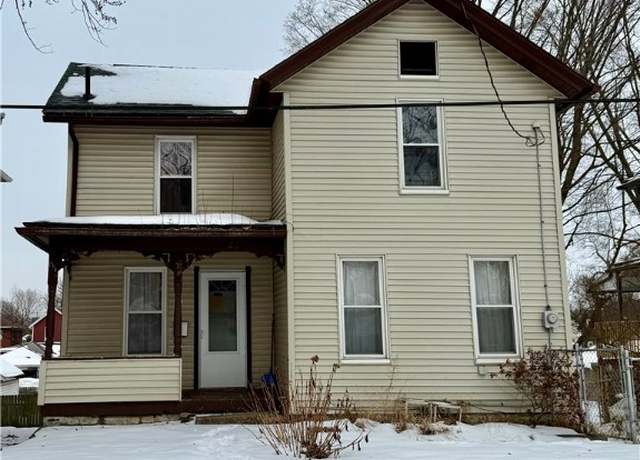 Property at 26 10th St SW, Massillon, OH 44647, 3 beds, 1 bath