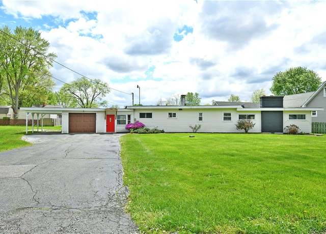 Property at 819 Coleridge Ave NW, Warren, OH 44483, 3 beds, 2 baths