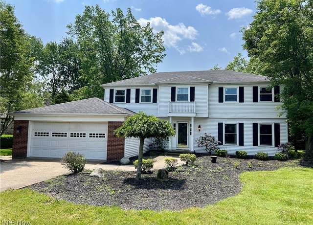 Property at 25107 Wildwood Dr, Westlake, OH 44145, 4 beds, 3.5 baths