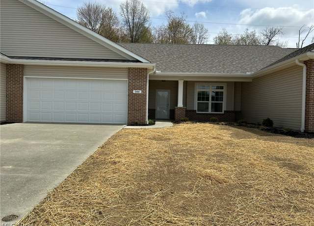 Property at 944 Queen Anne Dr NW, Massillon, OH 44647, 2 beds, 2 baths