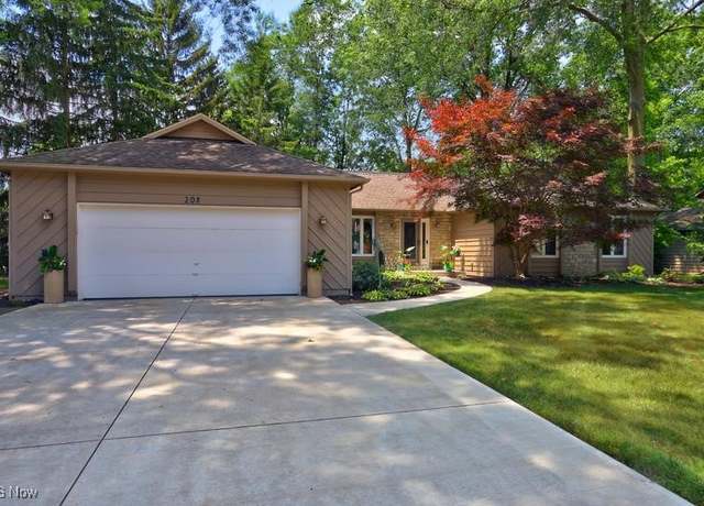 Property at 208 Westwind Dr, Avon Lake, OH 44012, 4 beds, 2.5 baths
