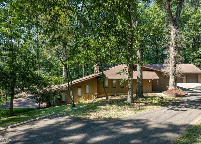 Property at 4076 Winkler Dr Ext NW, Dover, OH 44622, 3 beds, 3.5 baths