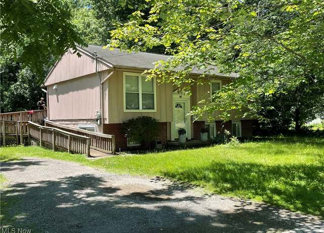 Property at 256 Federal St NE, Warren, OH 44483, 3 beds, 1 bath