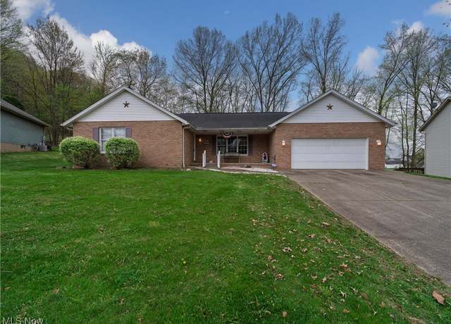 Property at 140 Jessica Dr, Dover, OH 44622, 3 beds, 2.5 baths