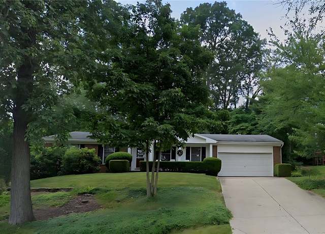 Property at 2919 Inwood Dr NW, Massillon, OH 44646, 3 beds, 2 baths