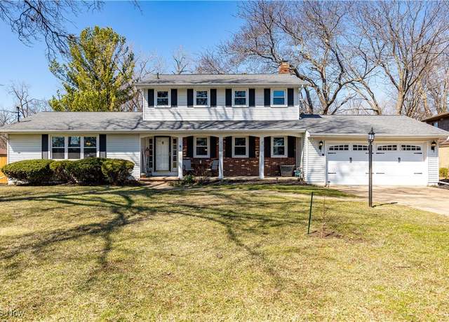 Property at 3940 Valleyview Dr, Lorain, OH 44053, 3 beds, 2.5 baths