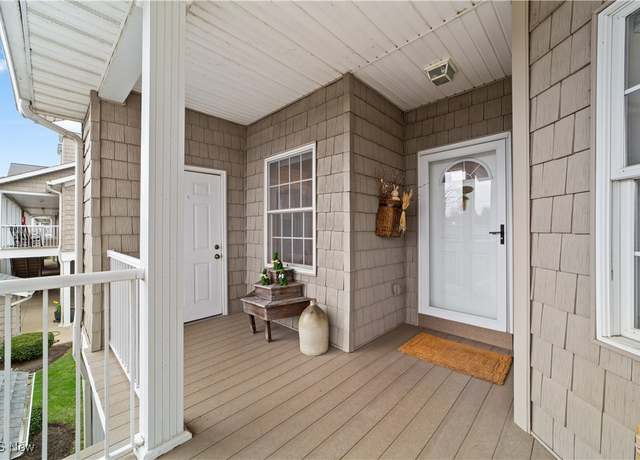 Property at 2884 Whispering Shores Dr, Vermilion, OH 44089, 2 beds, 2 baths