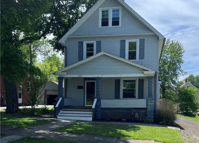 Property at 229 E Main St E, Girard, OH 44420, 3 beds, 1.5 baths