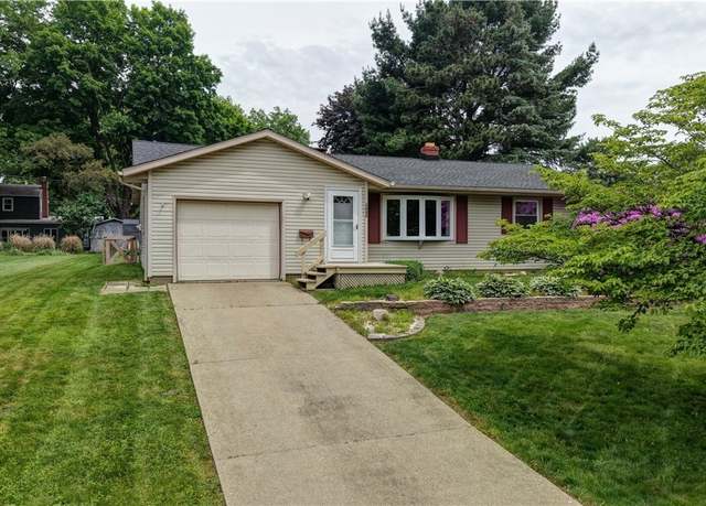 Property at 1033 Ridgecrest Dr, Wooster, OH 44691, 3 beds, 1.5 baths