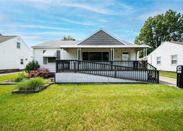Property at 5132 Chestnut Hill Dr, Willoughby, OH 44094, 2 beds, 2 baths