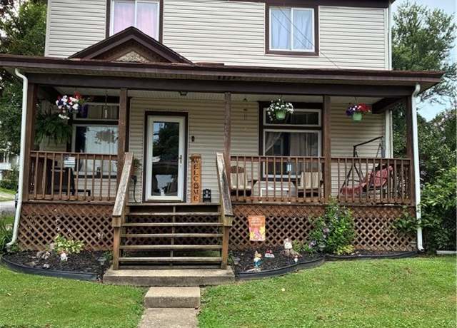 Property at 1501 Smithfield, East Liverpool, OH 43920, 4 beds, 1.5 baths