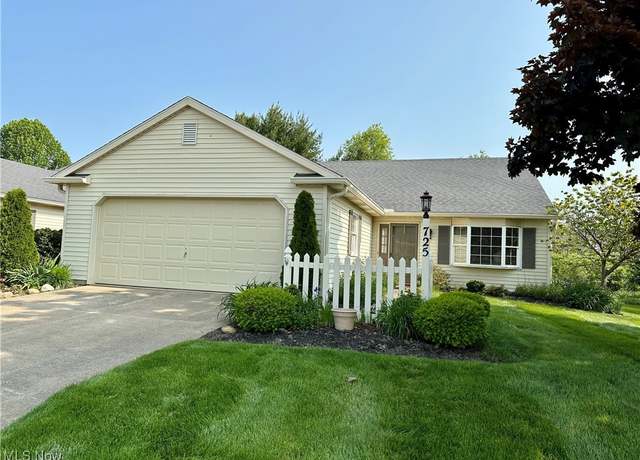 Property at 725 Bent Creek Dr, Wadsworth, OH 44281, 3 beds, 2 baths