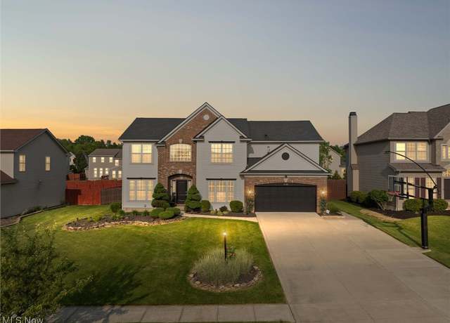 Property at 1239 West Chase Dr, Brunswick, OH 44212, 4 beds, 3.5 baths