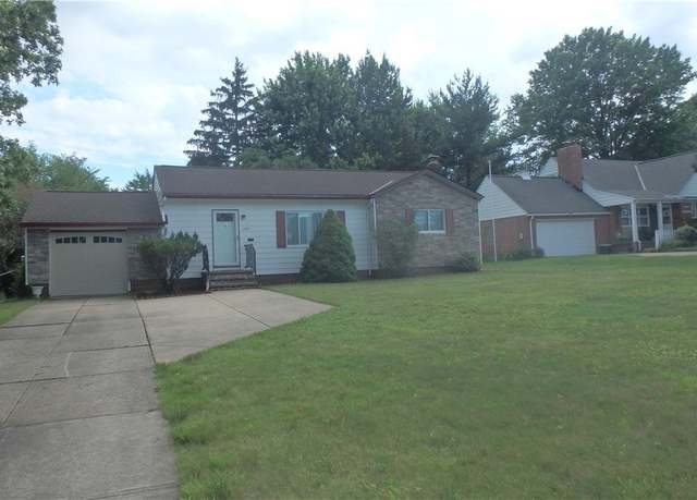 Property at 2901 Dentzler Rd, Parma, OH 44134, 2 beds, 2 baths