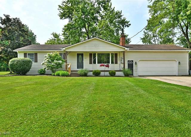 Property at 2847 Selkirk Bush Rd SW, Warren, OH 44481, 3 beds, 3.5 baths