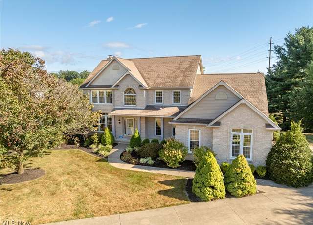 Property at 8073 Grayson Green St NW, Massillon, OH 44646, 5 beds, 4 baths
