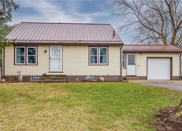 Property at 12366 Cartway St NE, Alliance, OH 44601, 3 beds, 1 bath