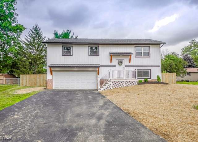 Property at 764 Chris Cir, Canal Fulton, OH 44614, 3 beds, 2 baths