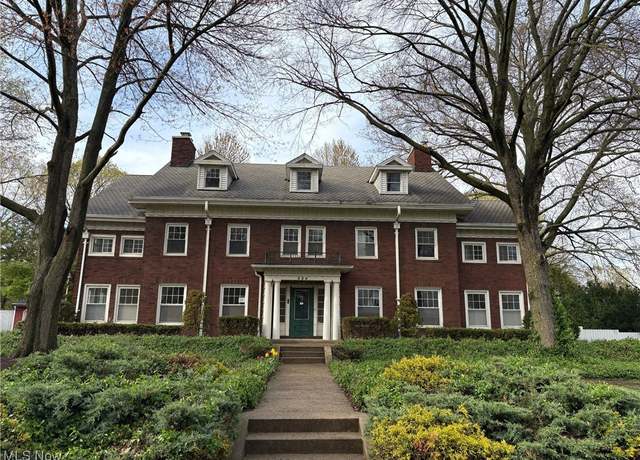 Property at 225 21st St NW, Canton, OH 44709, 5 beds, 4.5 baths