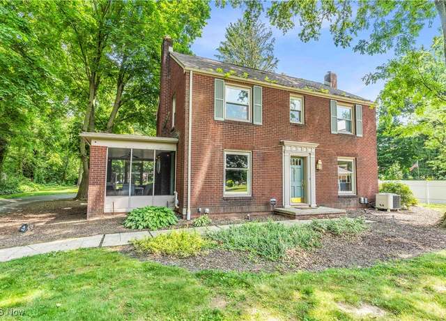 Property at 1306 N Lincoln Ave, Salem, OH 44460, 3 beds, 2.5 baths