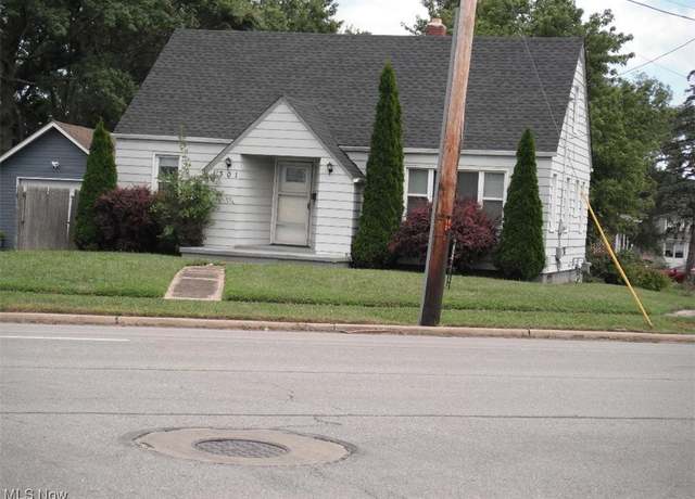 Property at 1301 Lake Ave, Elyria, OH 44035, 4 beds, 1 bath