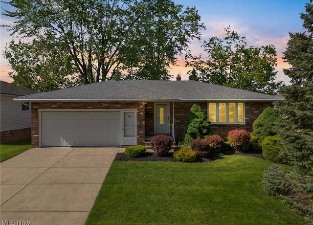Property at 3104 Coventry Dr, Parma, OH 44134, 3 beds, 1.5 baths