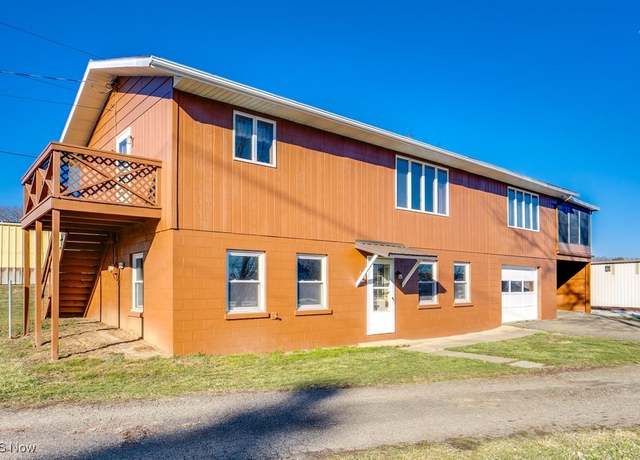 Property at 112 12th St NW, Carrollton, OH 44615, 3 beds, 2 baths