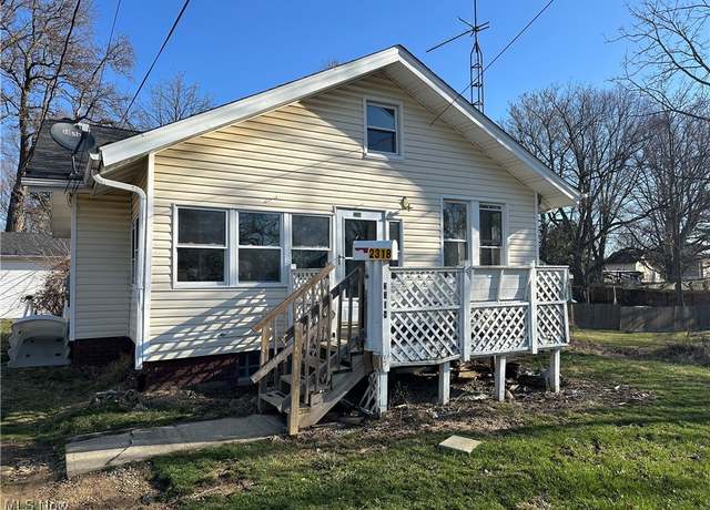 Property at 2318 Massachusetts Ave, Massillon, OH 44646, 2 beds, 1 bath