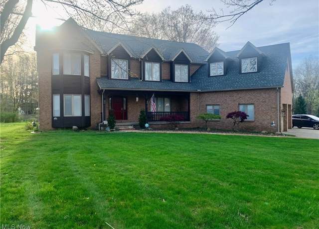 Property at 174 N Broad St, Canfield, OH 44406, 4 beds, 3.5 baths