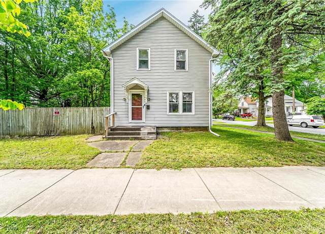 Property at 803 East Ave, Elyria, OH 44035, 3 beds, 1.5 baths