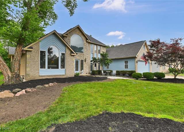 Property at 14896 Britannia Ct, Strongsville, OH 44149, 4 beds, 2.5 baths