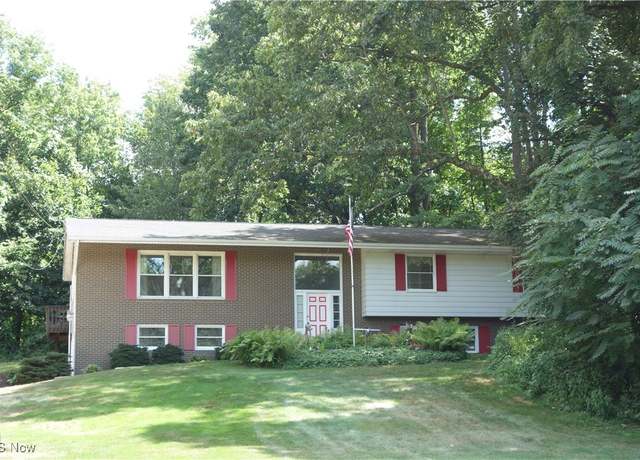 Property at 4943 Mayfair Rd, Green, OH 44720, 4 beds, 3 baths