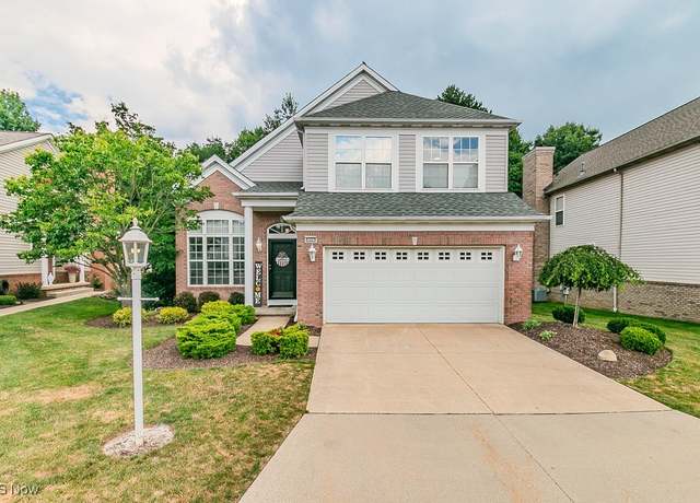 Property at 8579 Pine Creek Ln, Northfield, OH 44067, 3 beds, 3.5 baths