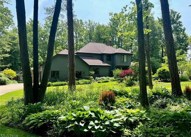 Property at 8985 Williams Rd, Chardon, OH 44024, 4 beds, 2.5 baths