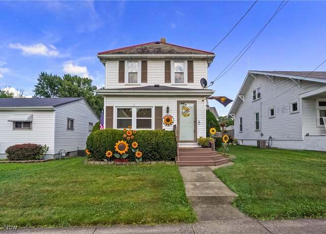 Property at 439 S 15th St, Sebring, OH 44672, 3 beds, 2 baths