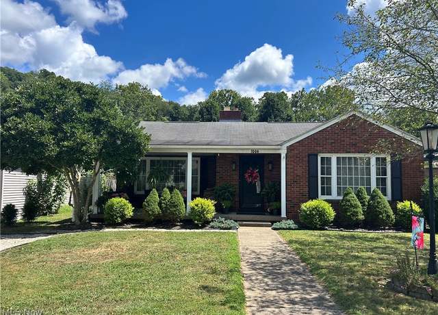 Property at 1006 Stadium Dr, St Marys, WV 26170, 3 beds, 2 baths
