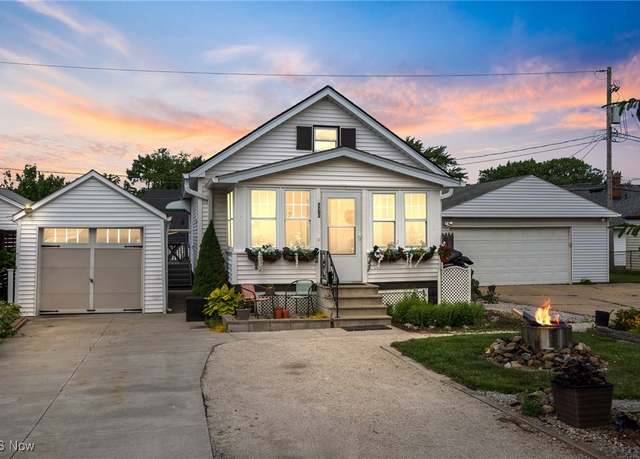 Property at 7702 Snow Rd, Parma, OH 44129, 2 beds, 1 bath