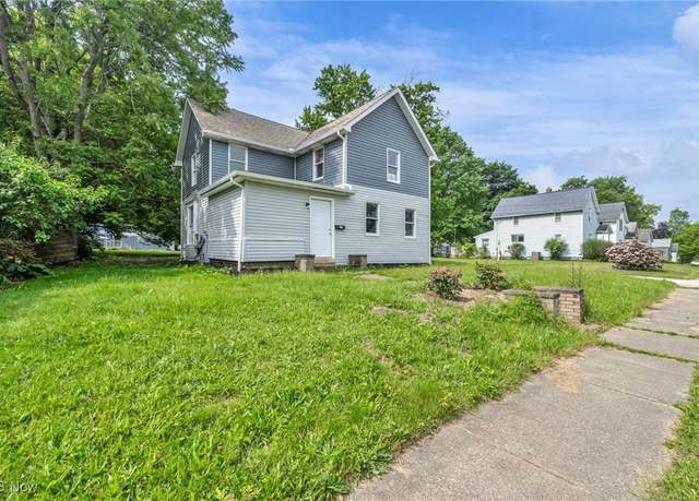 Property at 225 E Bergey St, Wadsworth, OH 44281, 4 beds, 2 baths