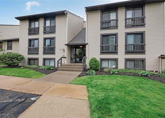 Property at 6250 Greenwood Pkwy #403, Sagamore Hills, OH 44067, 2 beds, 2 baths