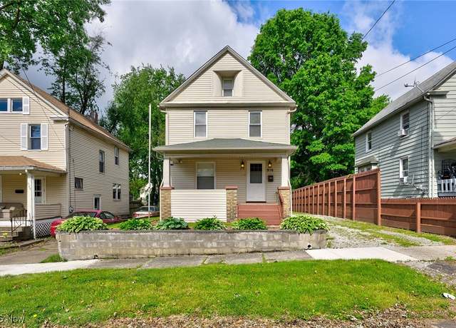 Property at 916 Kling St, Akron, OH 44311, 4 beds, 1.5 baths