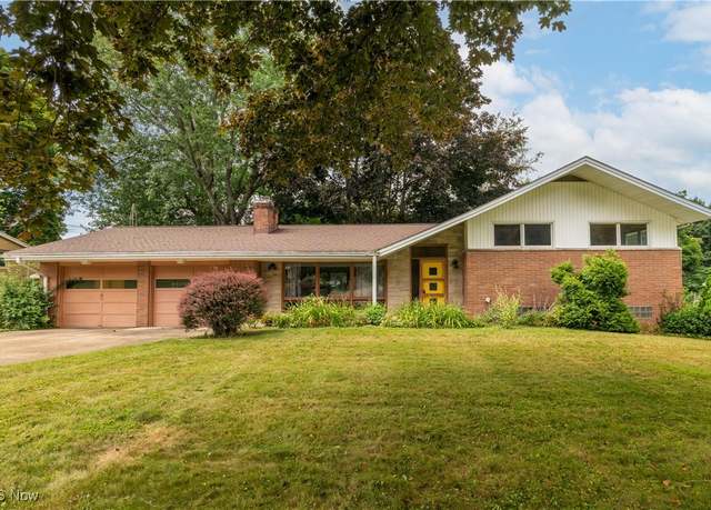 Property at 419 Briar Ave NE, North Canton, OH 44720, 3 beds, 2 baths