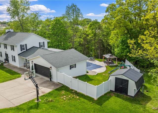 Property at 135 Pahlhurst, Parkersburg, WV 26101, 4 beds, 3.5 baths