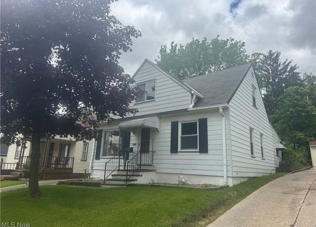 Property at 4827 E 88 St, Garfield Heights, OH 44125, 3 beds, 2 baths