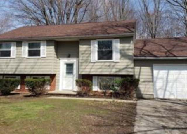 Property at 420 Manhattan Pkwy, Painesville, OH 44077, 4 beds, 2 baths