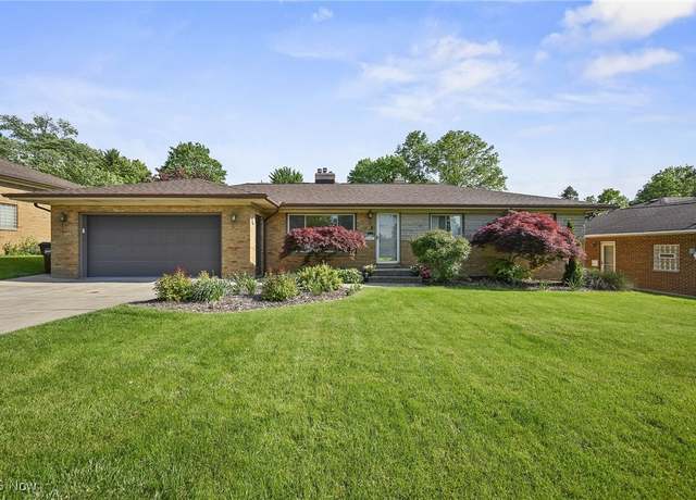 Property at 1161 Parkhaven Dr, Parma, OH 44134, 3 beds, 1.5 baths