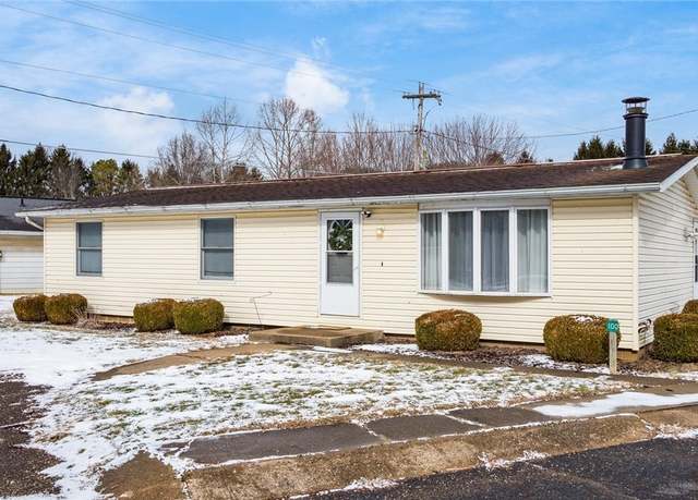 Property at 2158 S River Rd, Zanesville, OH 43701, 3 beds, 1.5 baths