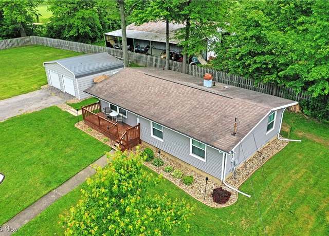 Property at 377 Henn Hyde Rd NE, Warren, OH 44484, 3 beds, 2 baths